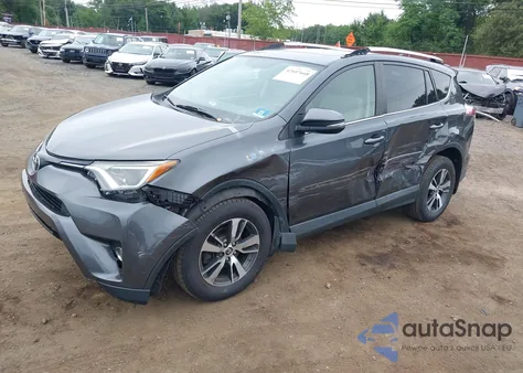 2016 Toyota Rav4 Xle z USA, uszkodzony, nr VIN JTMRFREV9GD192858